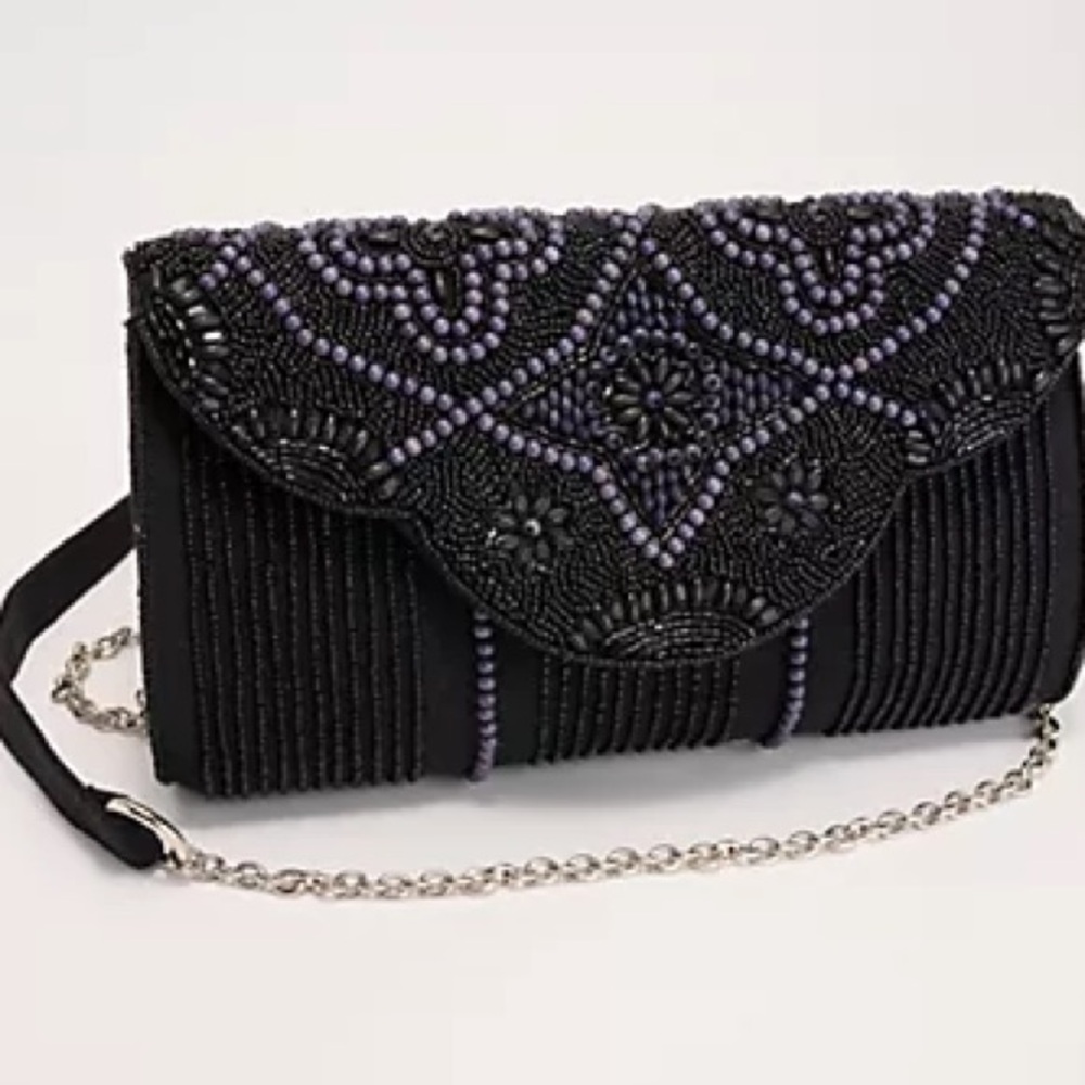 Elegant Black and Purple Beaded Clutch